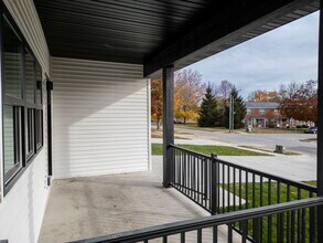 1305 W 19th St in Cedar Falls, IA - Foto de edificio - Building Photo