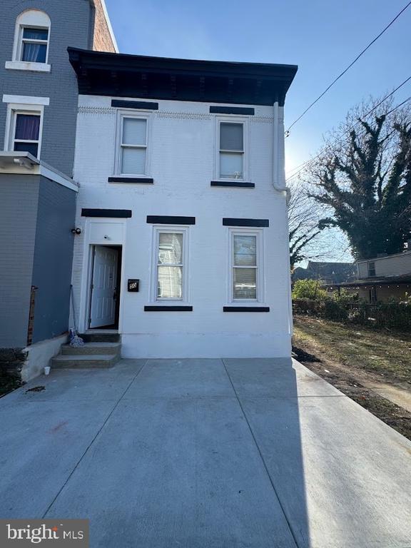 property at 50 E Bringhurst St