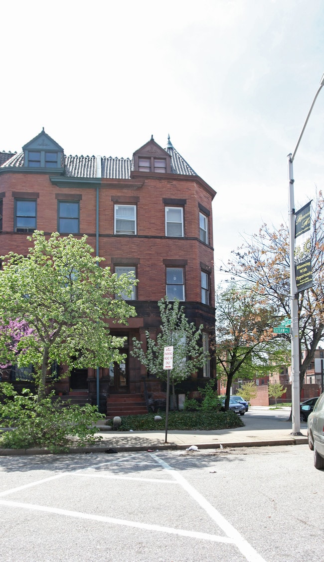 2360 Eutaw Pl in Baltimore, MD - Foto de edificio - Building Photo