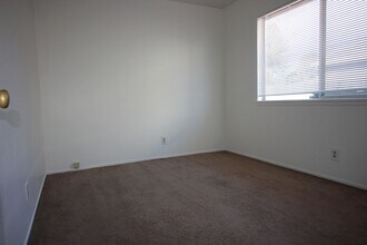 205-207 W 7th St in Santa Rosa, CA - Building Photo - Building Photo