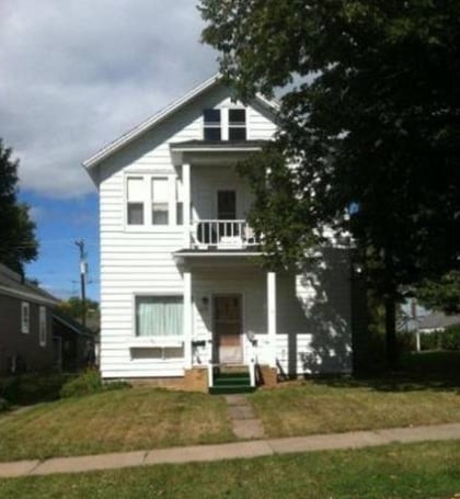 223 Diamond St in Iron River, MI - Foto de edificio