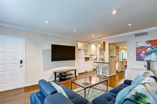 1800 Stoney Brook Dr in Houston, TX - Building Photo - Building Photo