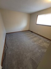 319 Pershing Ave NE in North Canton, OH - Building Photo - Building Photo