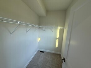 8045 Laurel Woods Ln in Glen Allen, VA - Building Photo - Building Photo