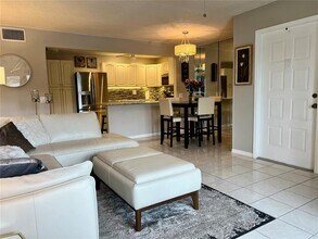 1151 Pine Ridge Cir W in Tarpon Springs, FL - Building Photo - Building Photo