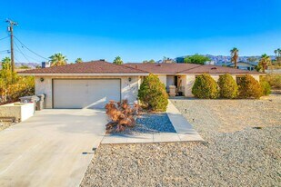 73925 Samarkand Dr in Twentynine Palms, CA - Building Photo
