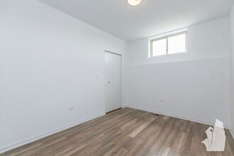 2700 W North Ave in Chicago, IL - Foto de edificio - Building Photo