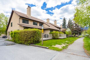 Three Sisters Place in Canmore, AB - Building Photo