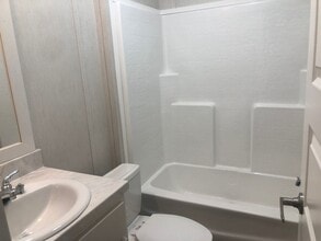 463 Juniper Ave in Defuniak Springs, FL - Building Photo - Building Photo