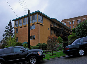 Hamlin Place in Seattle, WA - Building Photo - Building Photo