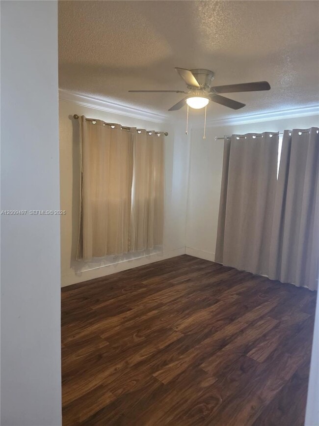 8398 W 14th Ave in Hialeah, FL - Building Photo - Building Photo