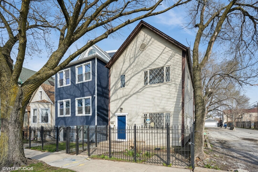 1619 N Kimball Ave in Chicago, IL - Foto de edificio