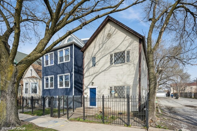 property at 1619 N Kimball Ave