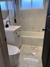 2200 Old Glenview Rd in Wilmette, IL - Building Photo - Building Photo