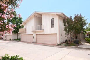 328 W 7th St in Claremont, CA - Building Photo