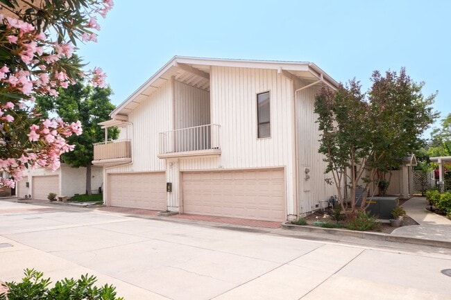 property at 328 W 7th St