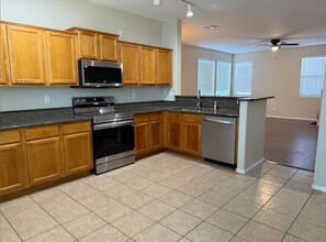 996 E Cantebria Dr in Gilbert, AZ - Foto de edificio - Building Photo
