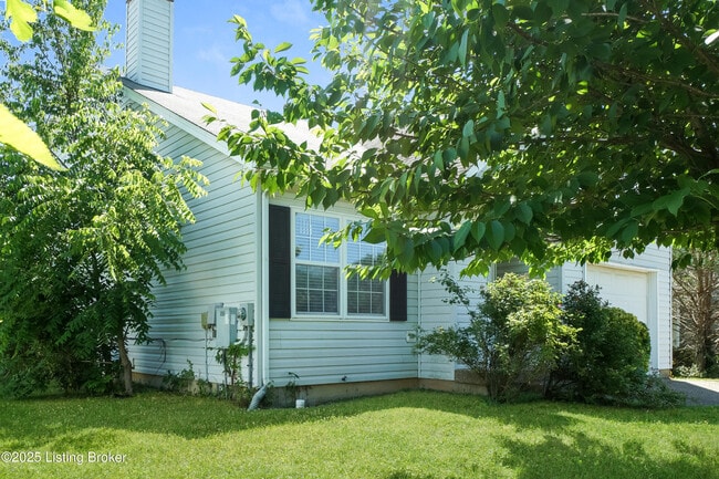 4005 Chenwood Ln in Louisville, KY - Building Photo - Building Photo