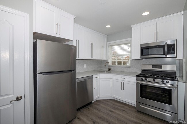 55 Fairfield Way in Commack, NY - Building Photo - Building Photo