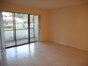 202 Foxtail Dr in Greenacres, FL - Building Photo - Building Photo