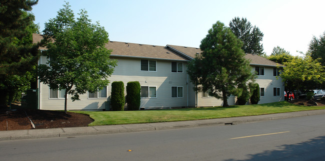 Beverly Plaza in Salem, OR - Foto de edificio - Building Photo