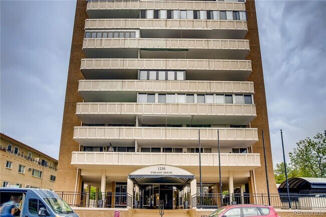 1250 N Humboldt St-Unit -Humboldt #905 in Denver, CO - Building Photo - Building Photo