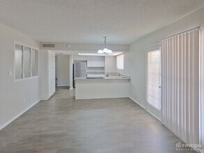 3771 W Dalphin Rd in Phoenix, AZ - Building Photo - Building Photo