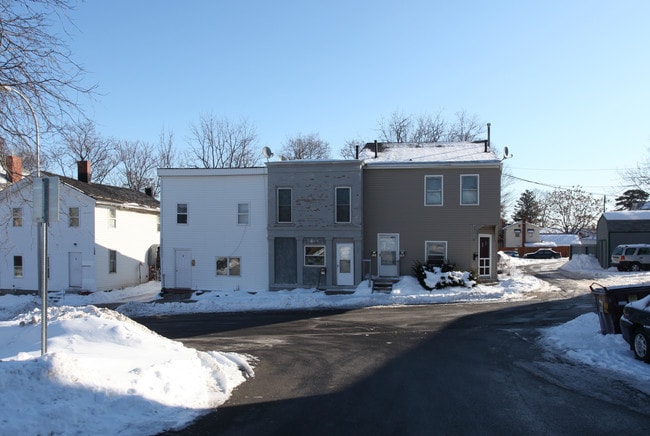 118-124 Market St in Palmyra, NY - Building Photo - Building Photo