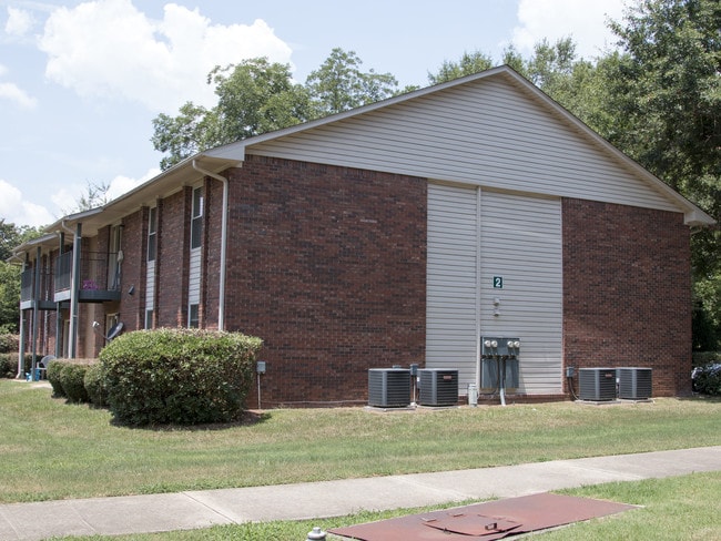 Orchard Park Apartments in Ridge Spring, SC - Foto de edificio - Building Photo