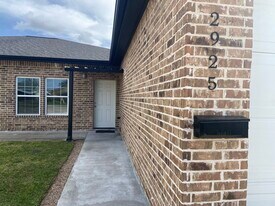2925 Pecos St in Beaumont, TX - Building Photo