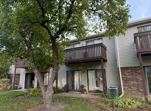 630 Cross Creek Dr N in Roselle, IL - Building Photo - Building Photo