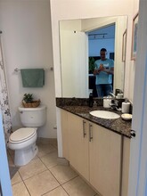 2445 SW 18th Ter, Unit 914 in Fort Lauderdale, FL - Building Photo - Building Photo