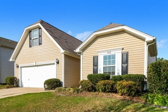 2912 Village Center Dr in Dallas, NC - Building Photo - Building Photo