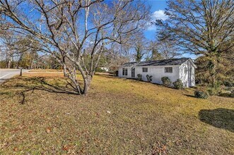 2356 County Line Rd SW in Atlanta, GA - Building Photo - Building Photo
