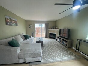 1043 NE Cordero Pl in Oak Harbor, WA - Building Photo - Building Photo