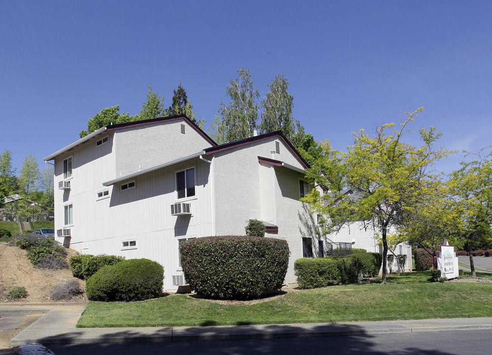 Snowcap View Apartments in Auburn, CA - Foto de edificio