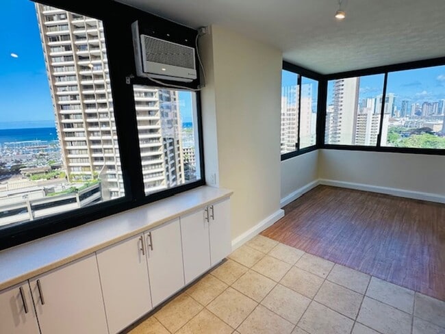 property at 343 Hobron Ln