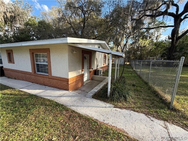 property at 3550 Viaduct Ln