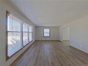 3301 Skyview Dr in Burnsville, MN - Building Photo - Building Photo