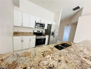 217 Cape Coral Pkwy W in Cape Coral, FL - Building Photo - Building Photo