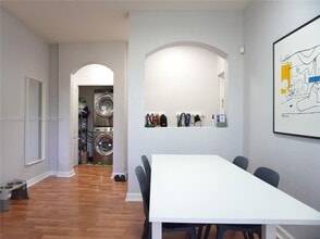 130 Jacaranda Country Club Dr in Plantation, FL - Building Photo - Building Photo