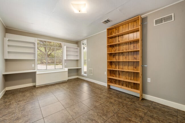 2605 W 49th St in Austin, TX - Building Photo - Building Photo