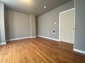 4932 W Thompson St in Philadelphia, PA - Building Photo