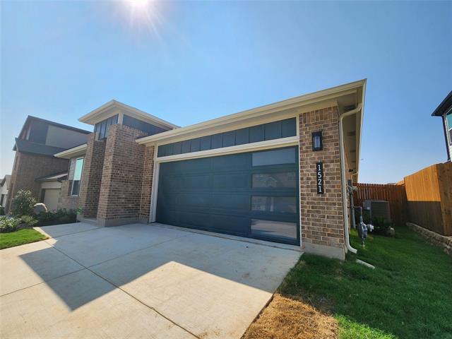 1521 Razorbill Rd in Denton, TX - Foto de edificio