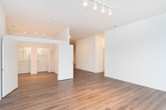 2550 S Wabash Ave in Chicago, IL - Building Photo - Building Photo