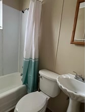 1299 Vernon Pl, Unit A in High Point, NC - Building Photo - Building Photo