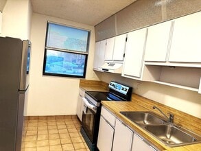 8433 Forest Hills Dr, Unit 205 in Coral Springs, FL - Foto de edificio - Building Photo