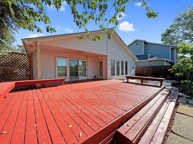 property at 759 S Coral Pl