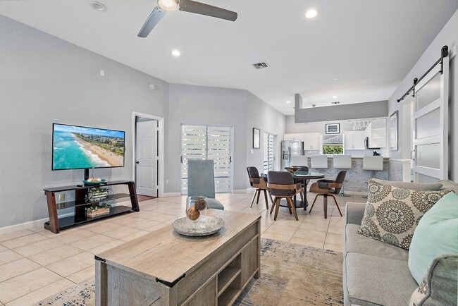6051 Kendrick St in Jupiter, FL - Building Photo - Building Photo