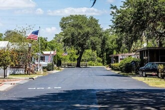 7250 FL-44 in Wildwood, FL - Building Photo - Building Photo